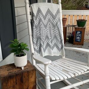 Geometric Patterned Gray Knit Wrap